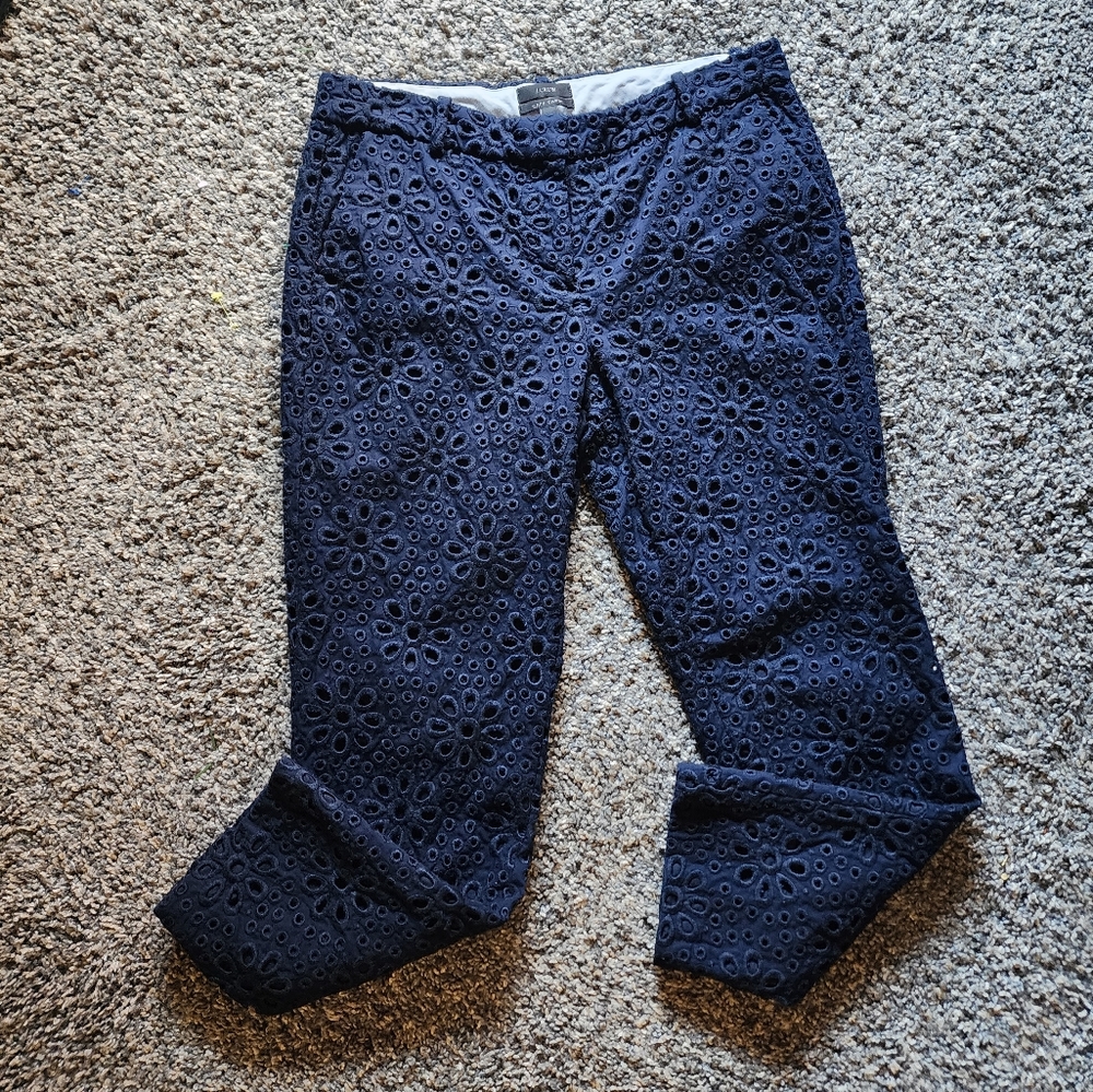 J. Crew 65899 Navy Blue Pinwheel Floral Eyelet Cafe Capri Pants Women's Size 6